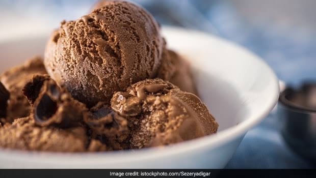 Chunky Chocolate and Nut Ice-cream