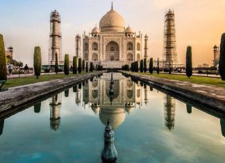 Coronavirus: India to Reopen Shops, Malls Kangna Ranaut slammed Priyanka for making money doing fairness products and now joinned the Black Lives Matter movement.