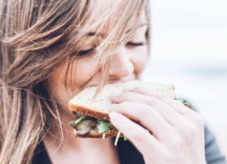 Accidentally ate something mouldy? This is what happens to your body